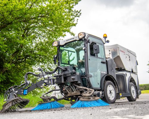 Balayeuse de voiries MULTIHOG CV350